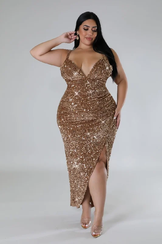 High-End Fashion, Low-End Prices – Sale Happening Now Famously Valid Dress