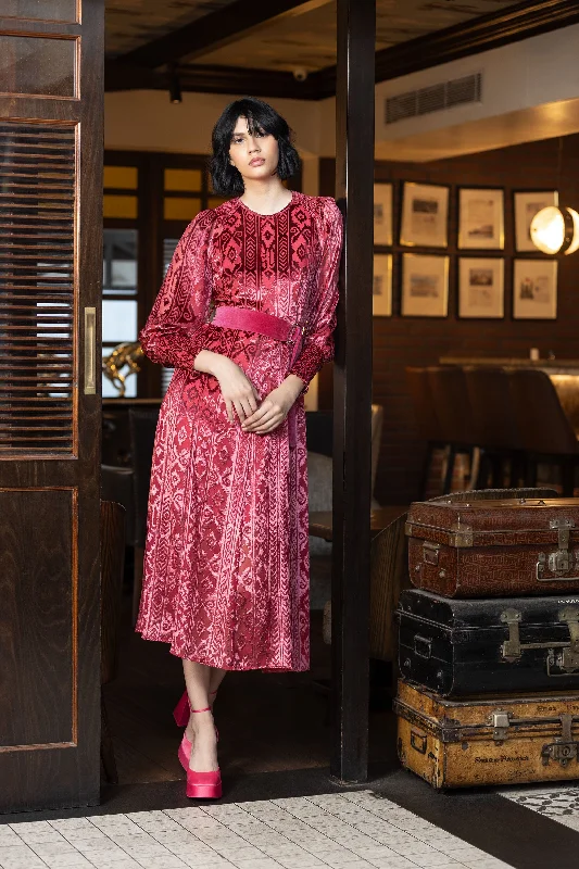 Unbeatable Deals Emily Lovelock Crimson Burnout Dress