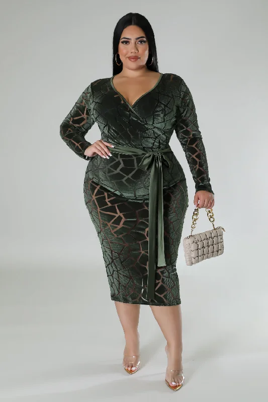 Shop Timeless Women's Fashion With Limited-Time Savings Brinley Dress