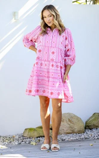 Vintage-Inspired Style Offers Pink Joop dress