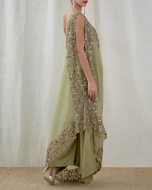 Trendsetting Threads Elegant Green Colored Georgette Draped Saree Dress - Rent