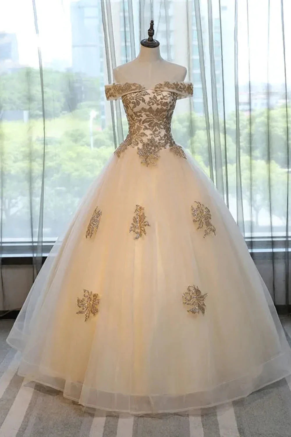 Casual Chic Clothing Quinceanera Dresses Off The Shoulder Lace Up Back Appliques Beads Casual Chic Clothing Quinceanera Dresses Off The Shoulder Lace Up Back Appliques Beads