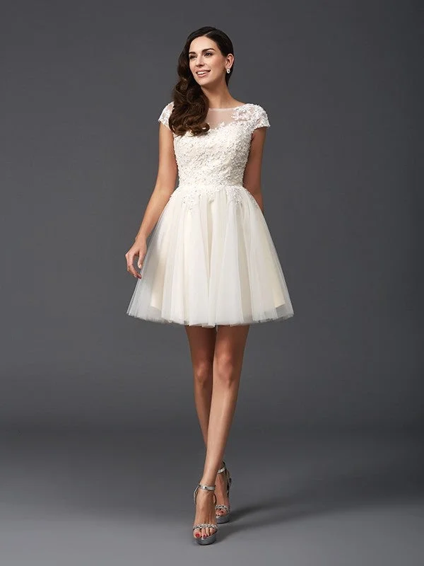 Fashion Frontiers A-Line/Princess Scoop Applique Short Sleeves Short Net Dresses