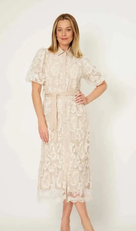 Chic Trend Collection Embrodiery cream lace dress