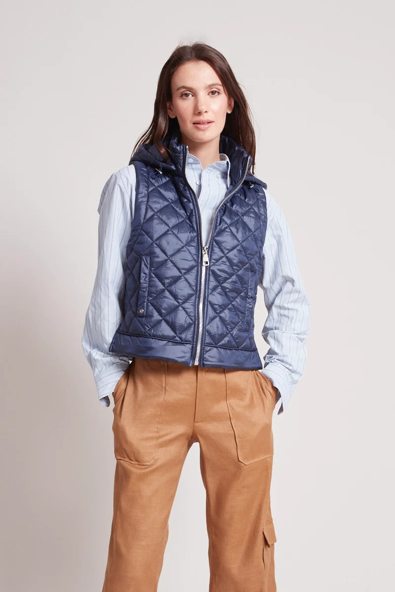 Bid Farewell To The Old Season Talia Quilted Gilet w/ Removable Hood - Navy