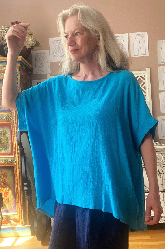 Polished Style Deals Turquoise Oversized Curved Hem Top