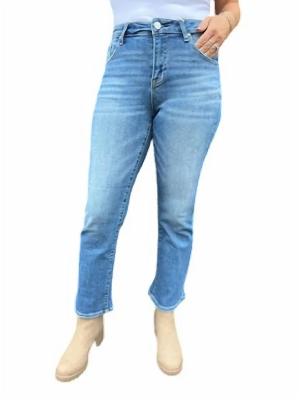 Women's Travel Outfit Set Mid Rise Cropped Flare Jeans In Medium Wash