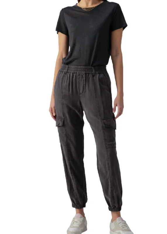 Fashion-Forward Women's Clothing Relaxed Rebel Pant In Black